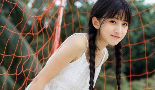 吃瓜少女兼娱乐八卦姐